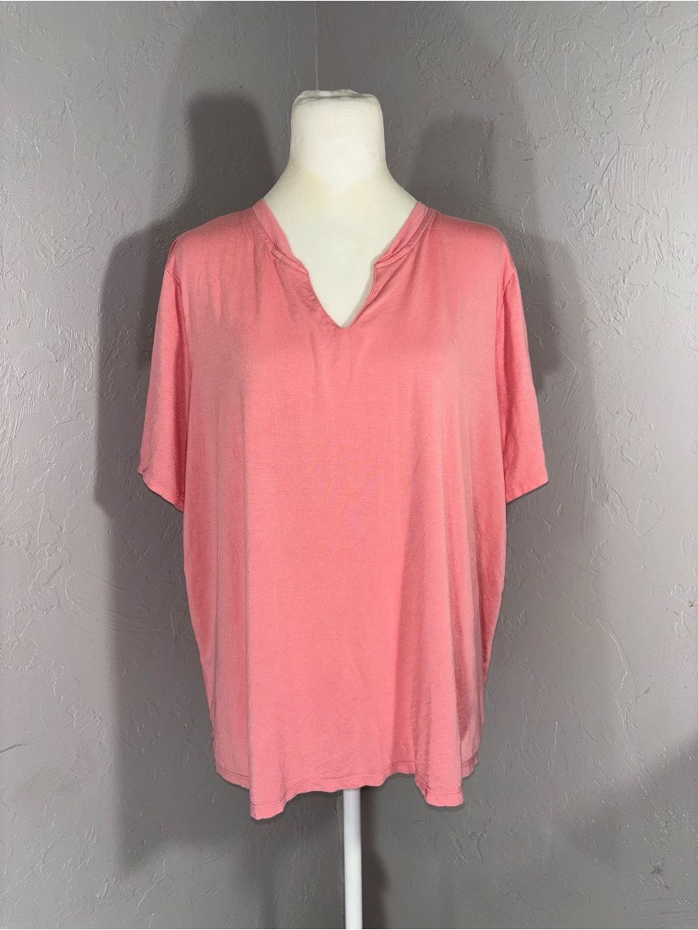 Liz Claiborne Coral Pink Relaxed V-Neck Short Sleeve Top